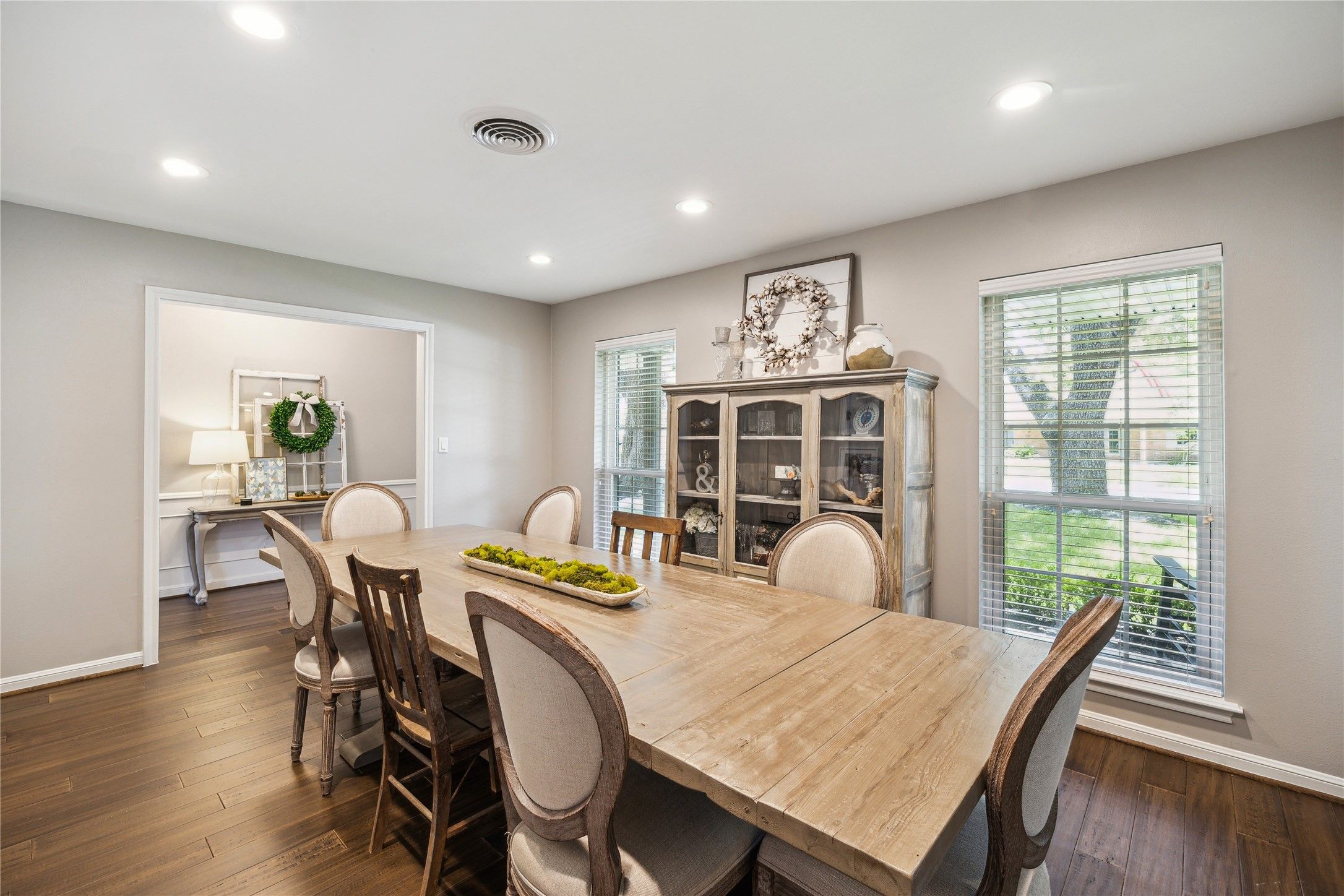 Land Listing Agent Photo