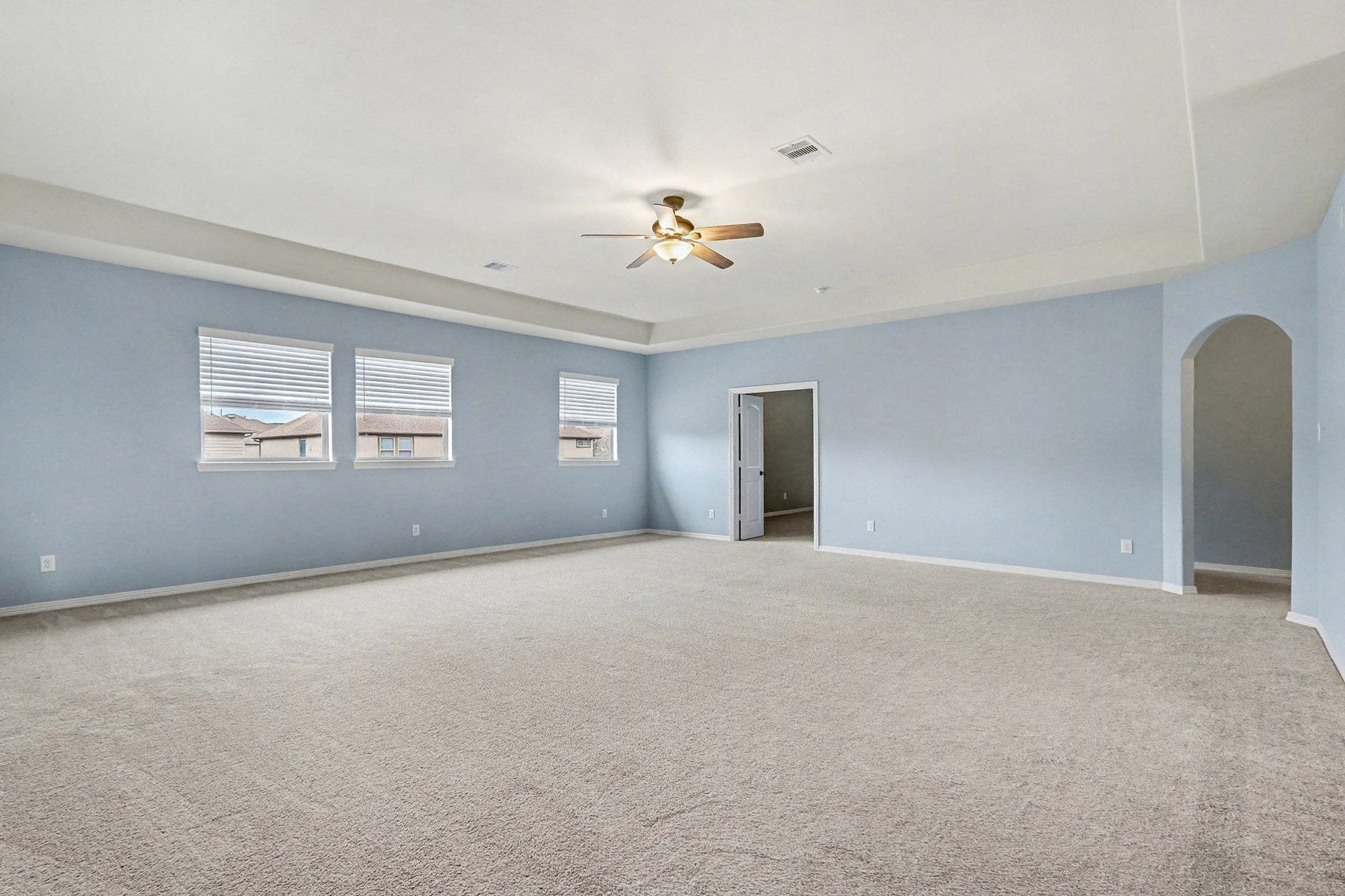 Land Listing Agent Photo