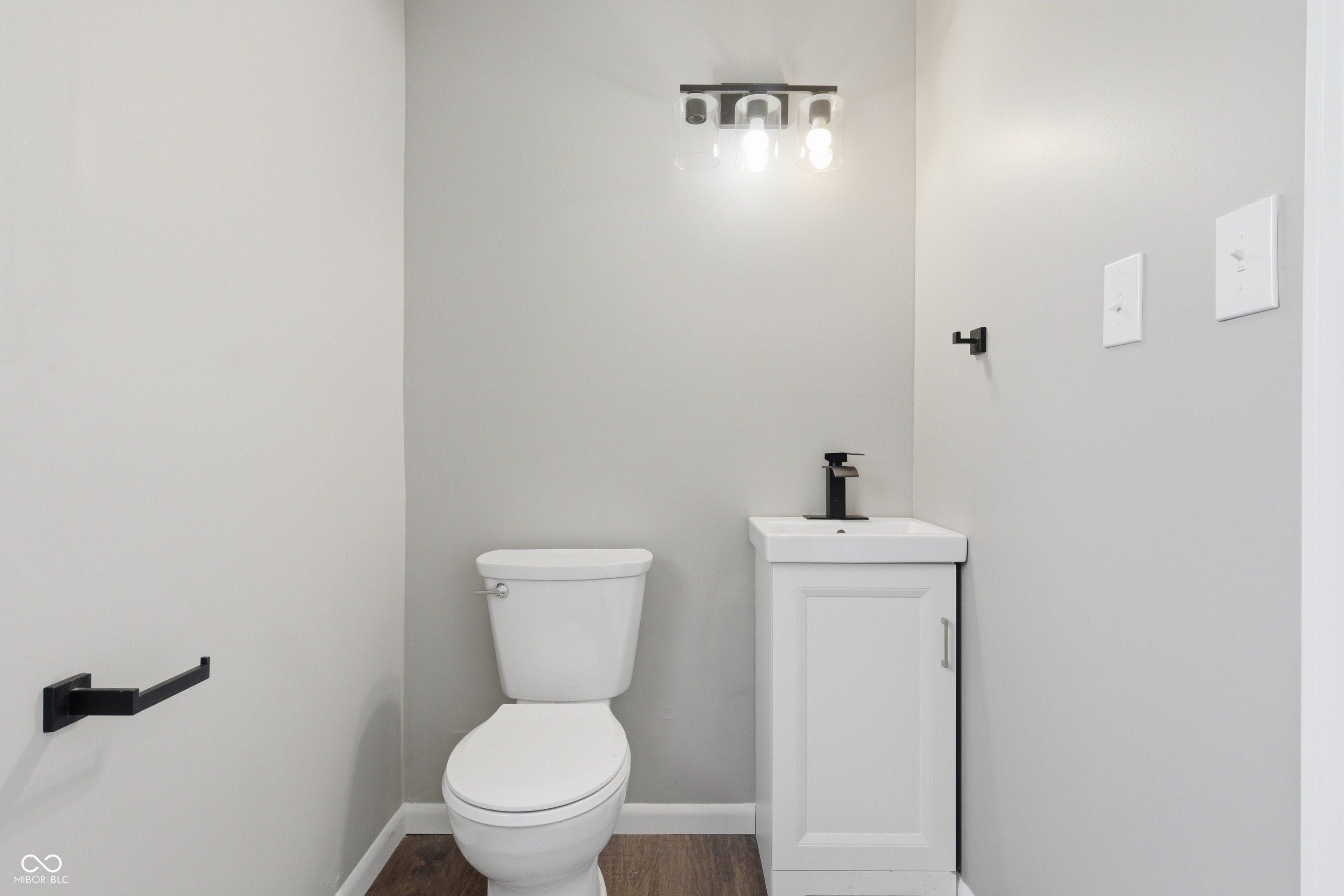 Land Listing Agent Photo