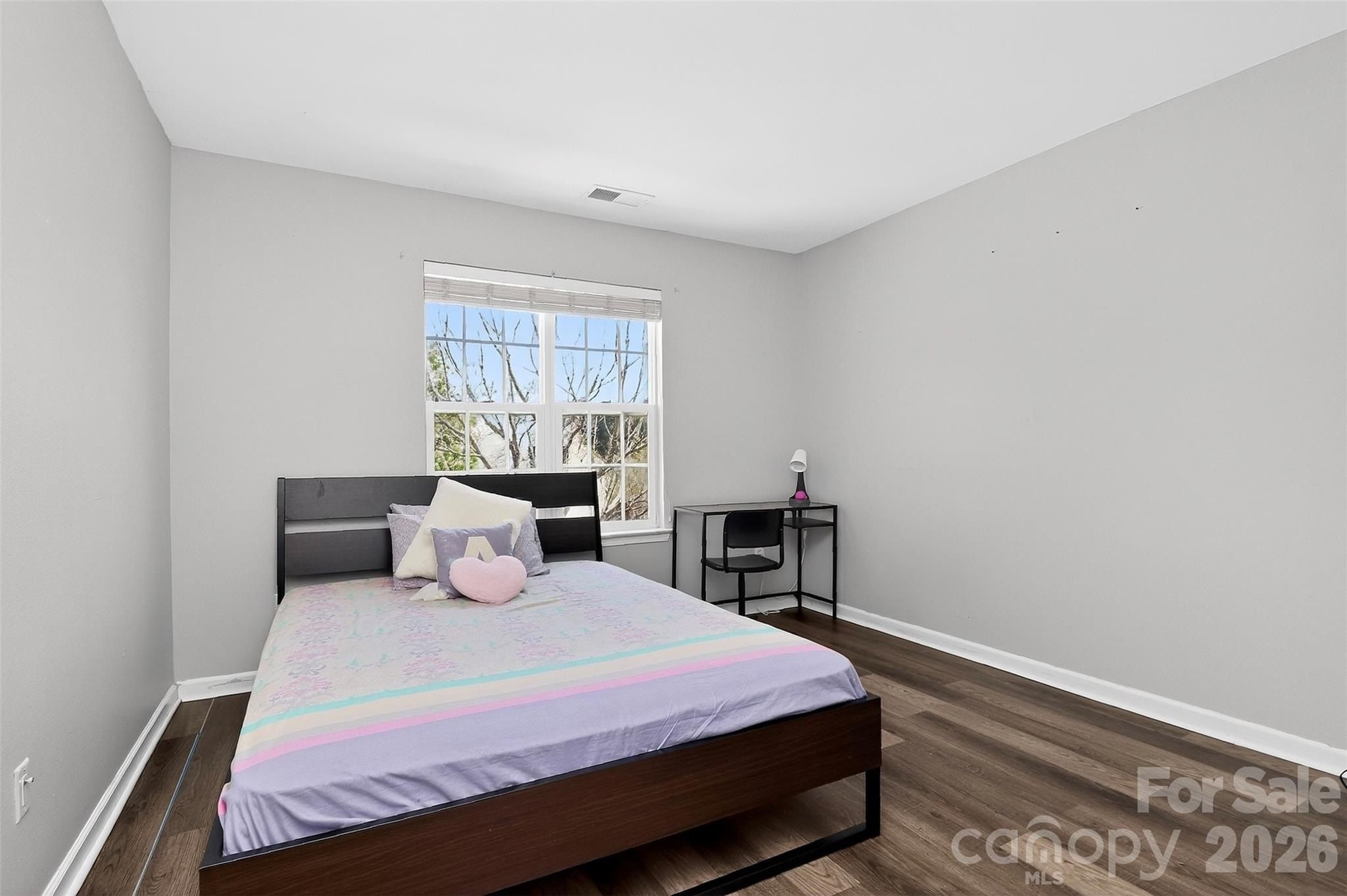 Land Listing Agent Photo