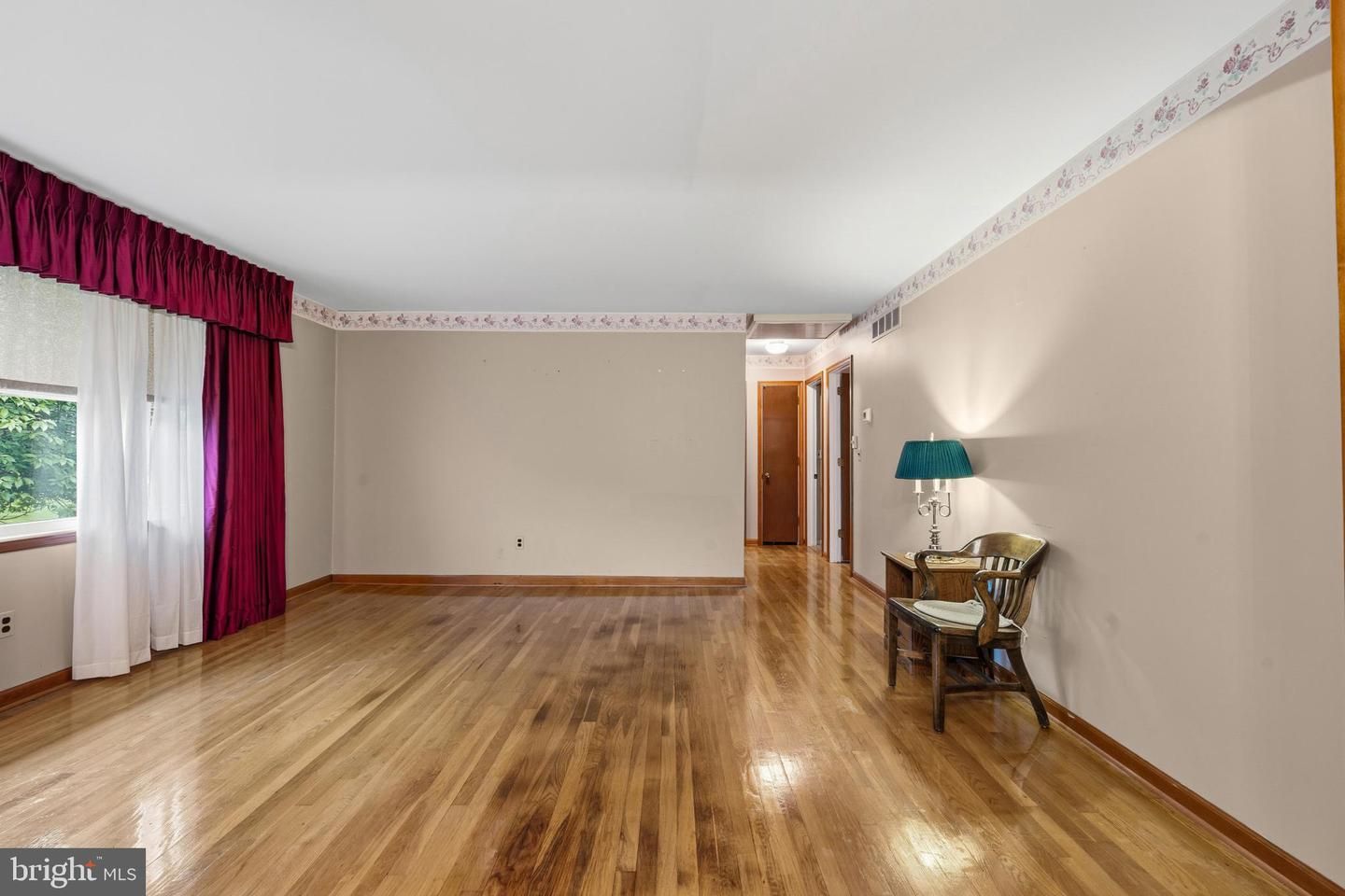 Land Listing Agent Photo