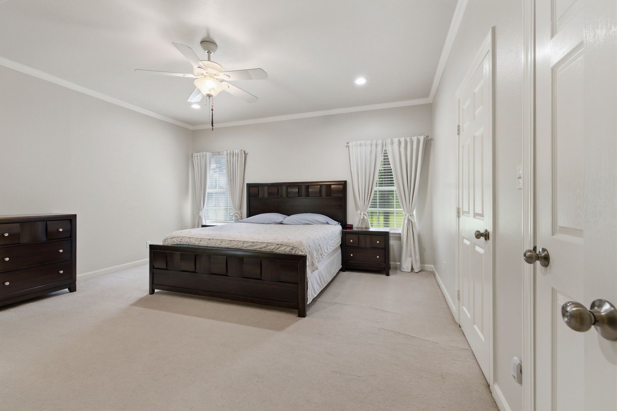 Land Listing Agent Photo