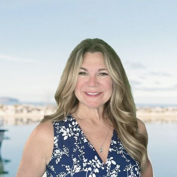 Land Listing Agent Photo