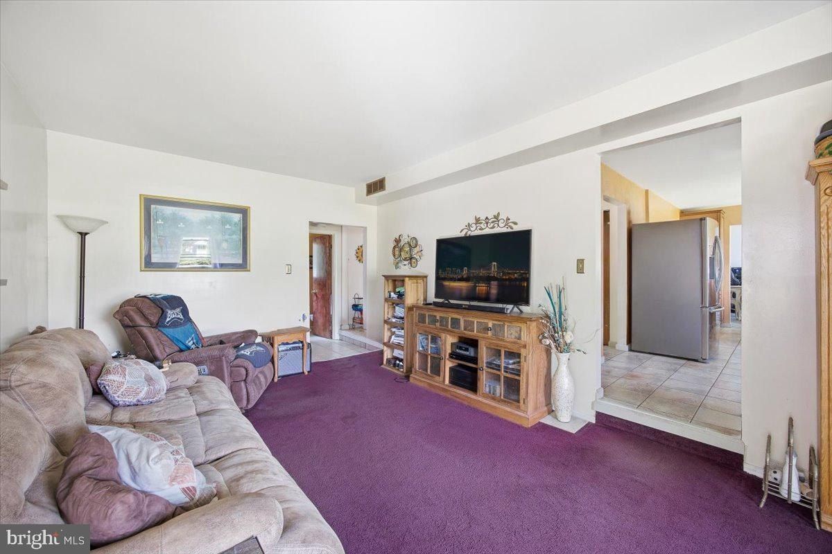 Land Listing Agent Photo