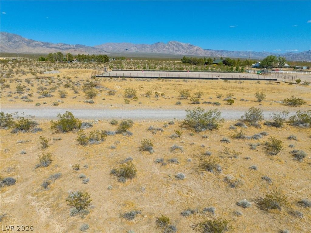 Land Listing Agent Photo