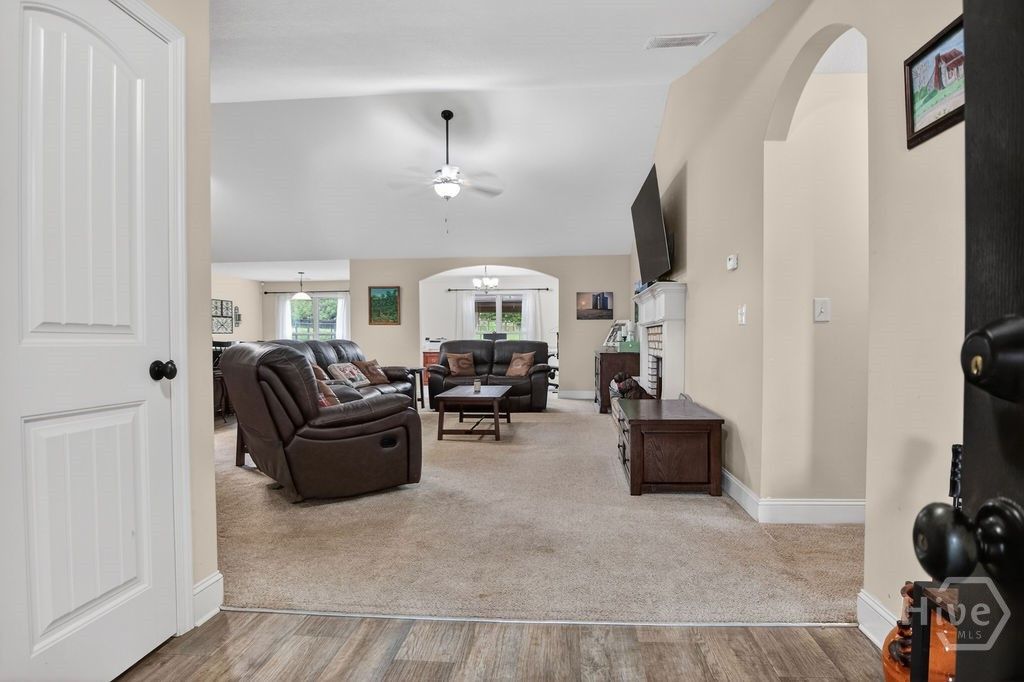 Land Listing Agent Photo