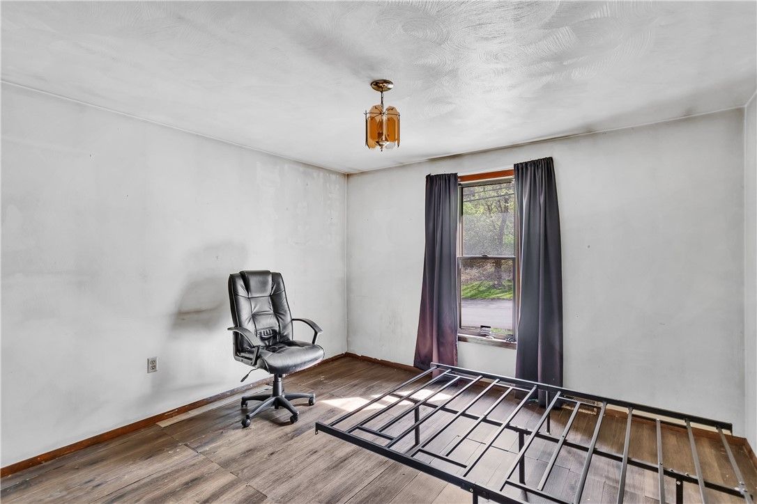 Land Listing Agent Photo