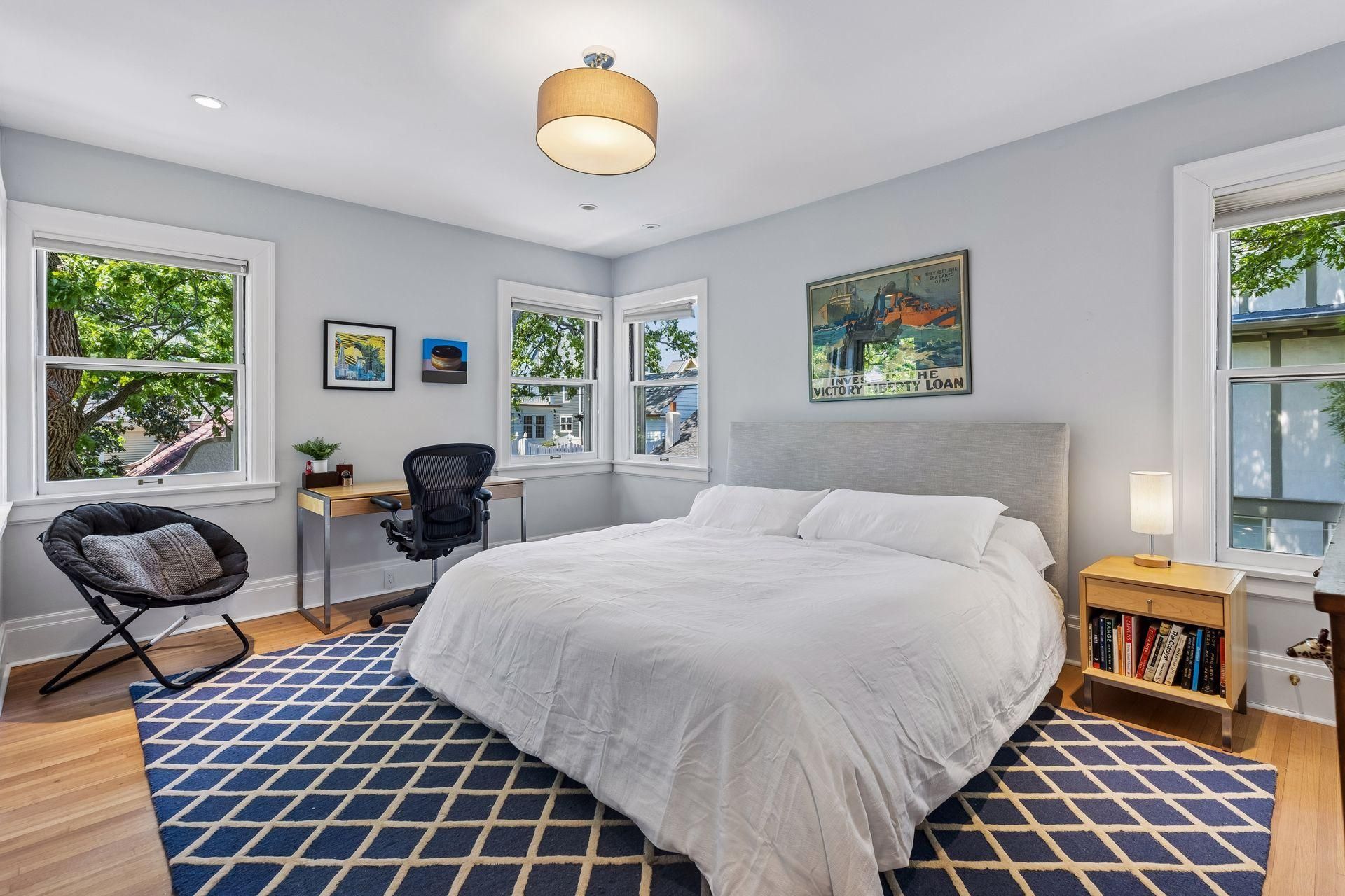 Land Listing Agent Photo