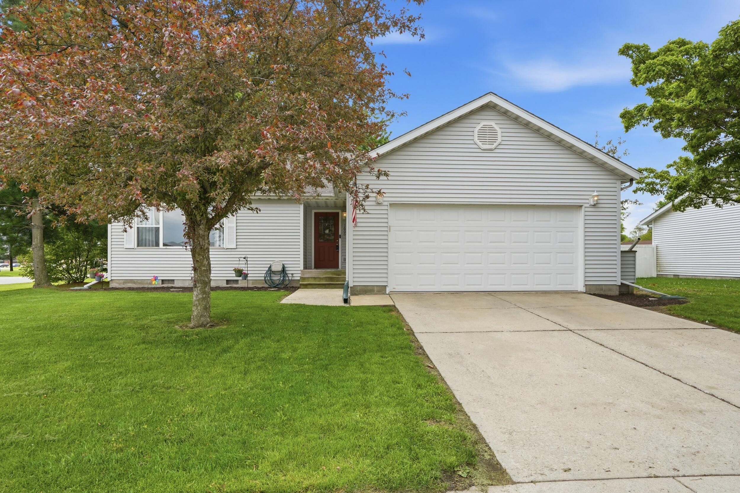 Land Listing Agent Photo