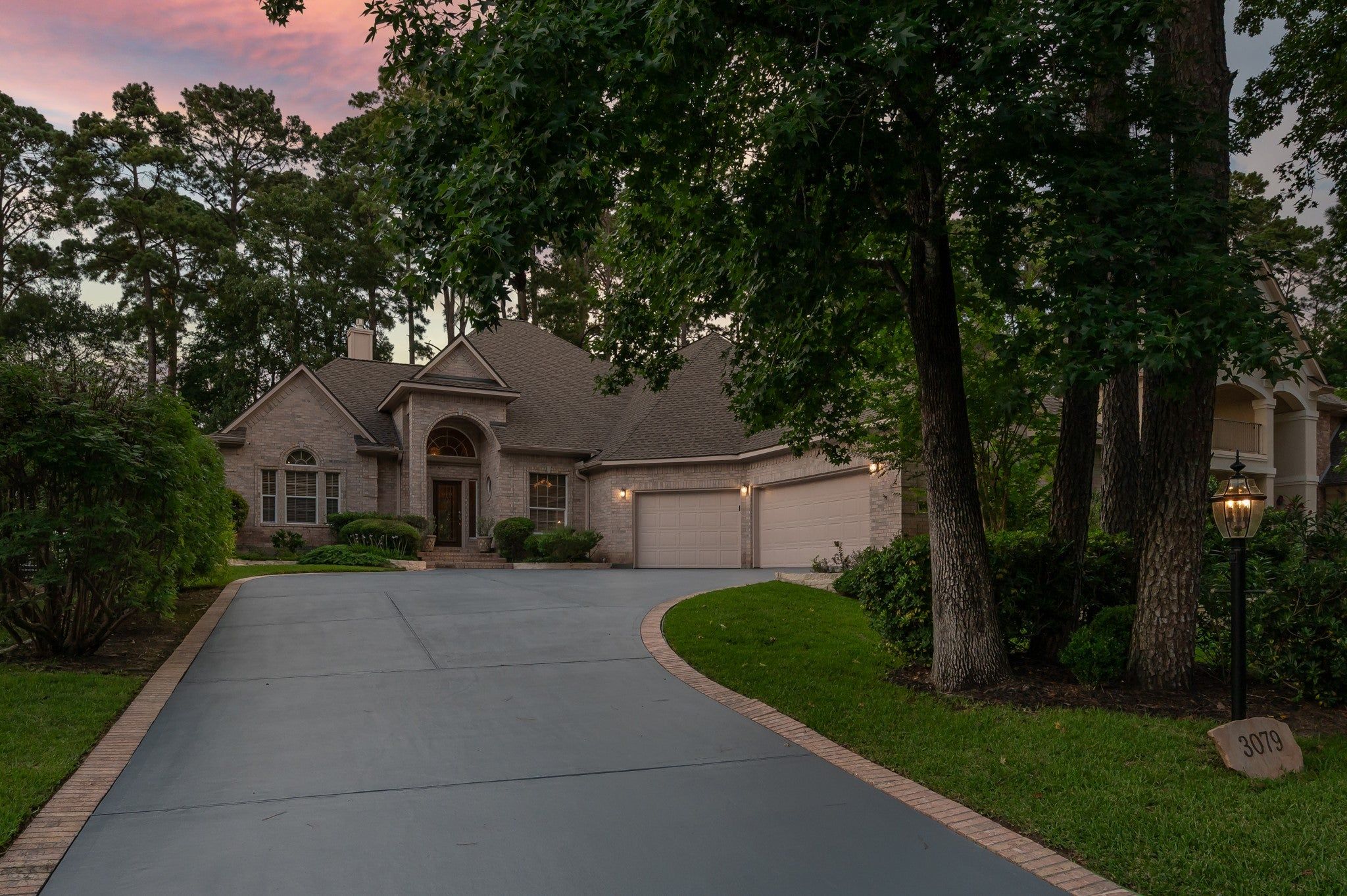 Land Listing Agent Photo