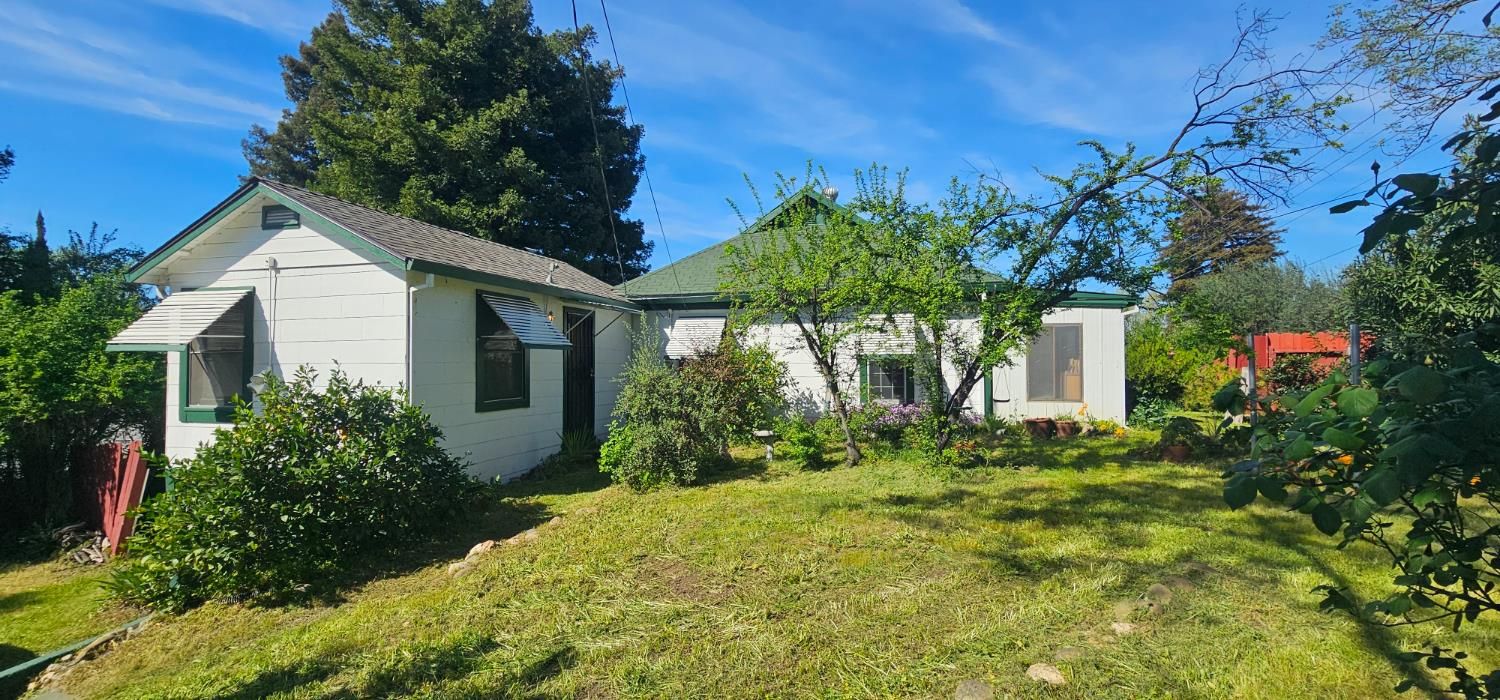 Land Listing Agent Photo