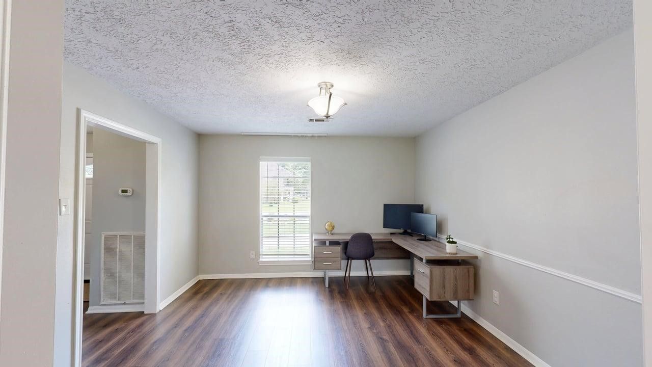 Land Listing Agent Photo