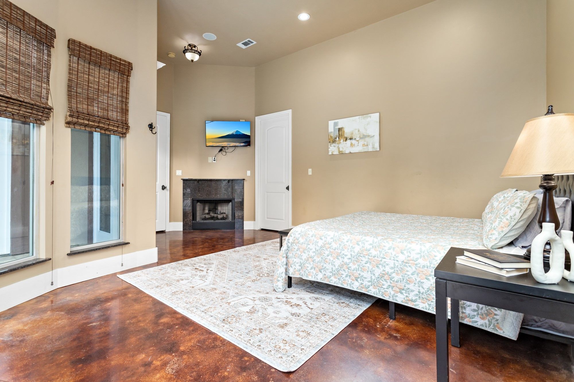 Land Listing Agent Photo