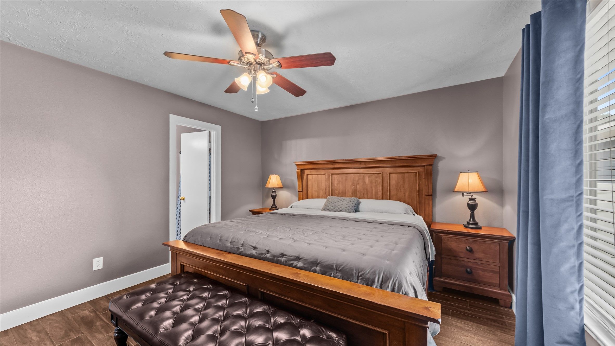 Land Listing Agent Photo