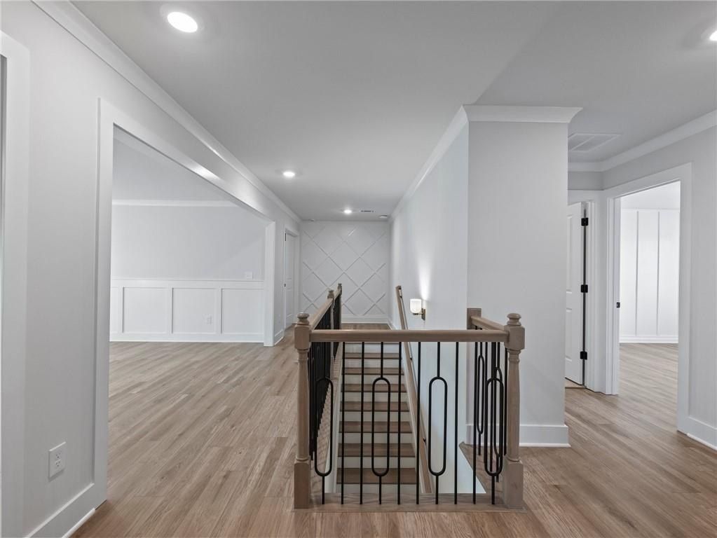 Land Listing Agent Photo