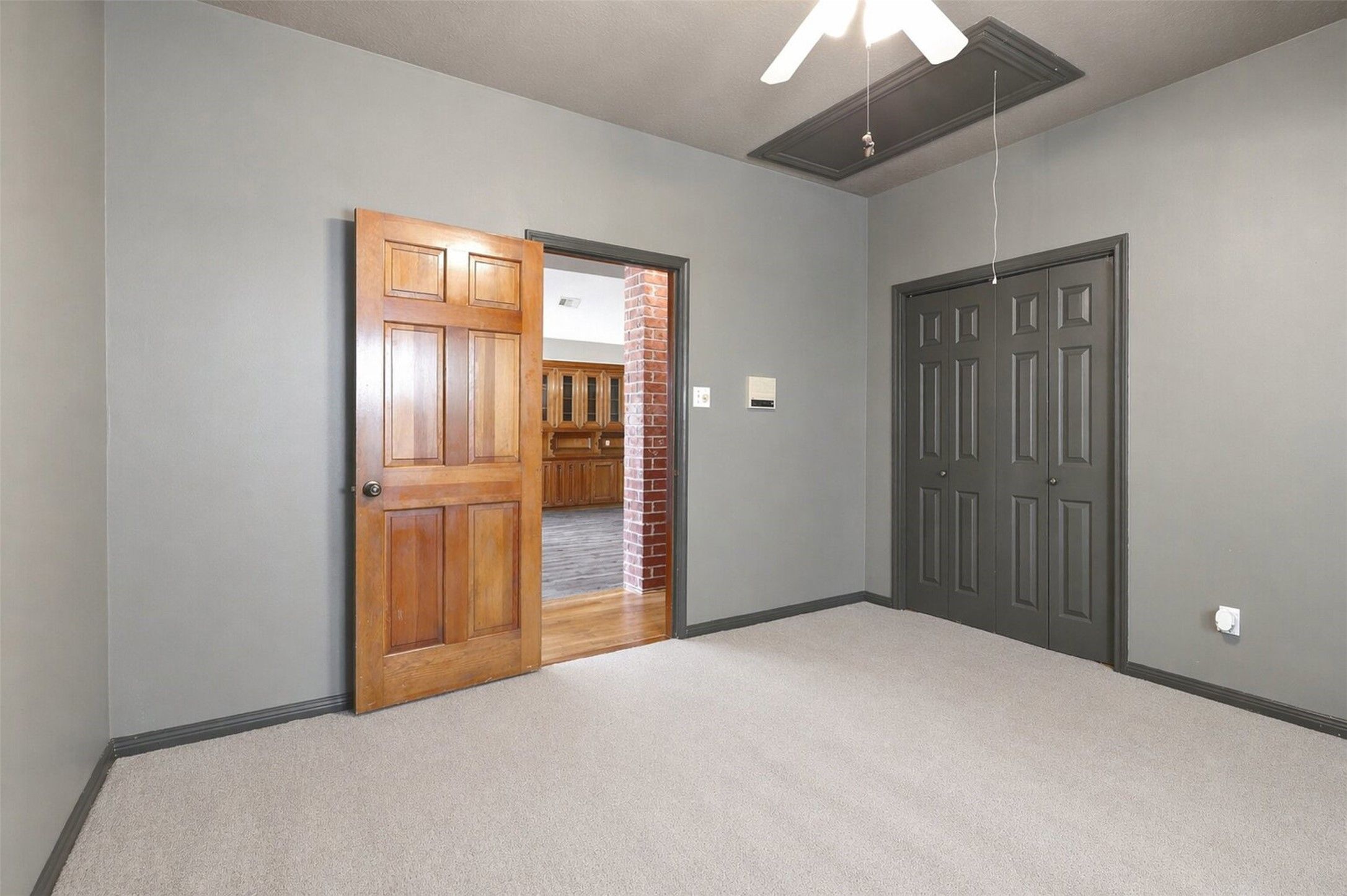Land Listing Agent Photo