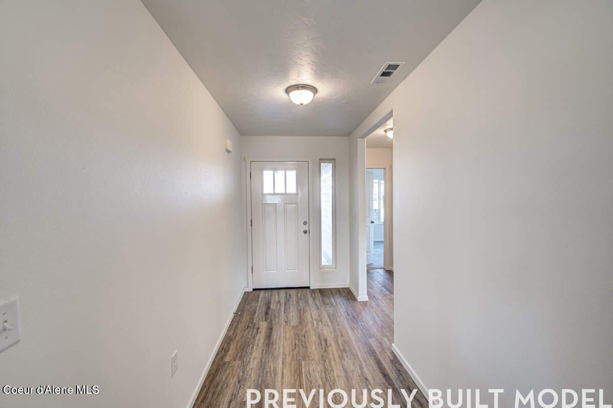 Land Listing Agent Photo