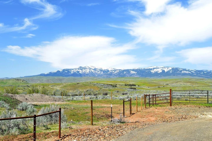 Nearby Listing Image
