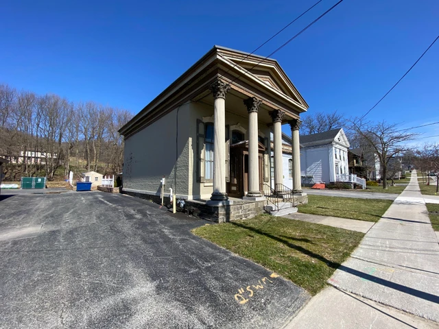 Nearby Listing Image