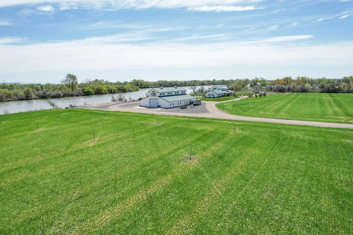 Nearby Listing Image