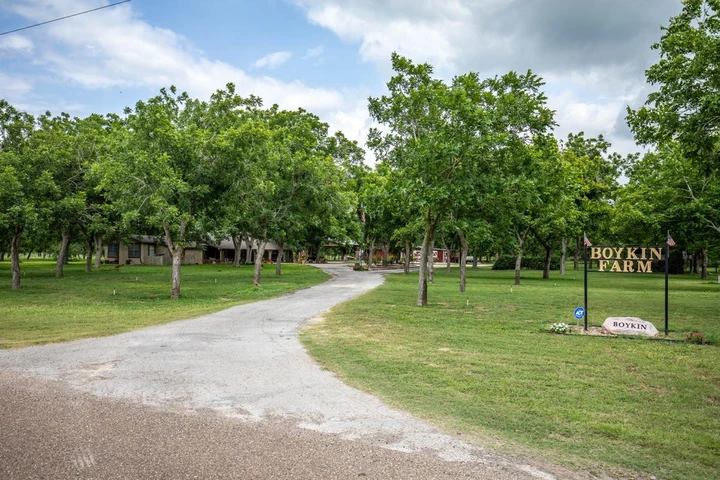 Nearby Listing Image