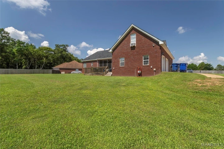Nearby Listing Image