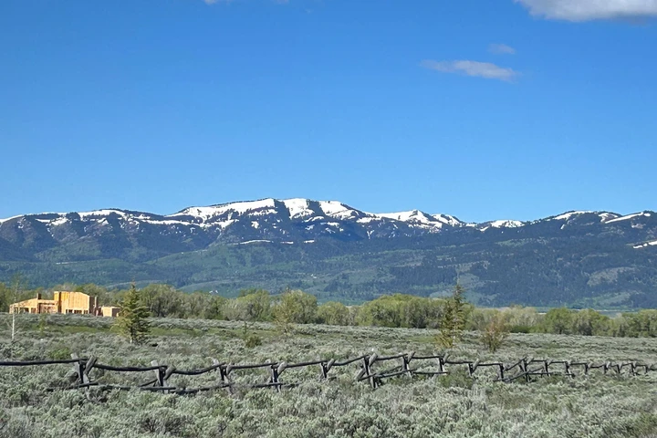 Nearby Listing Image