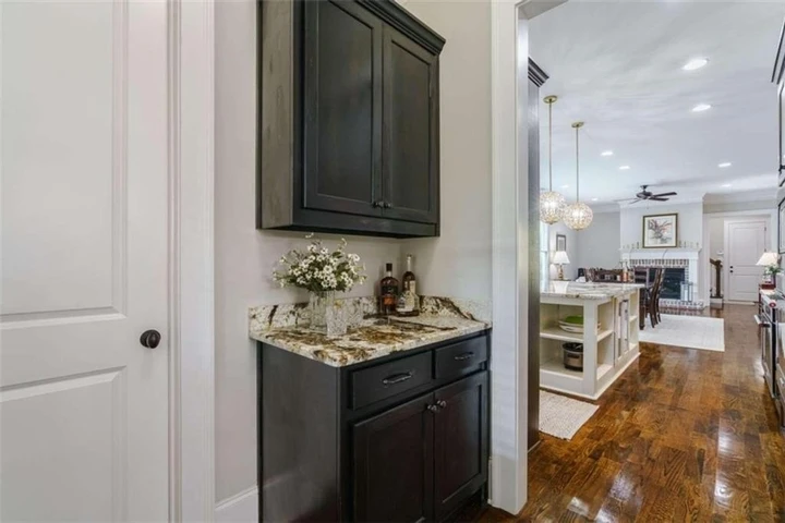 Nearby Listing Image