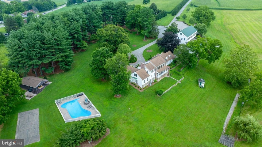 Nearby Listing Image
