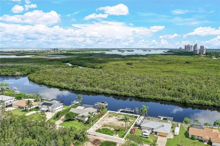 Nearby Listing Image