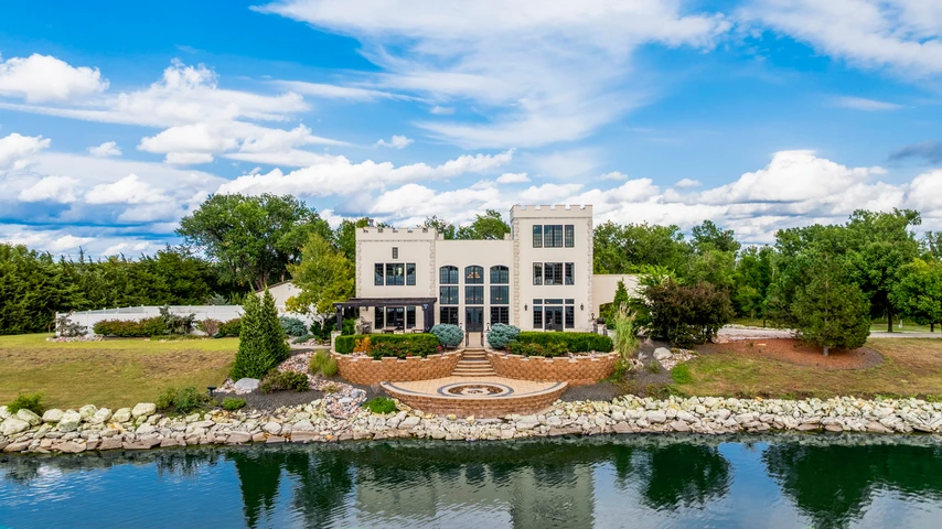 Nearby Listing Image