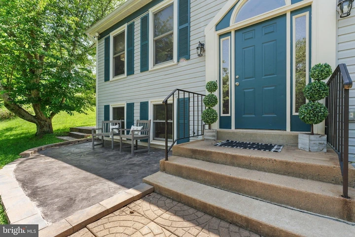 Nearby Listing Image