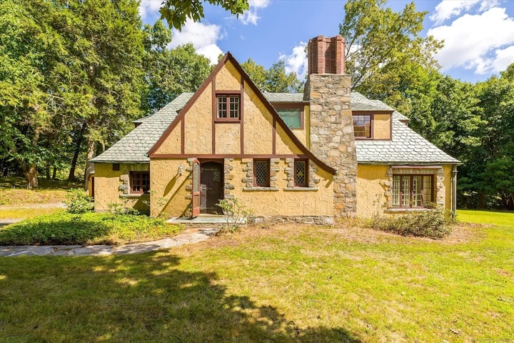 Nearby Listing Image