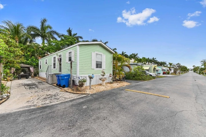 Nearby Listing Image