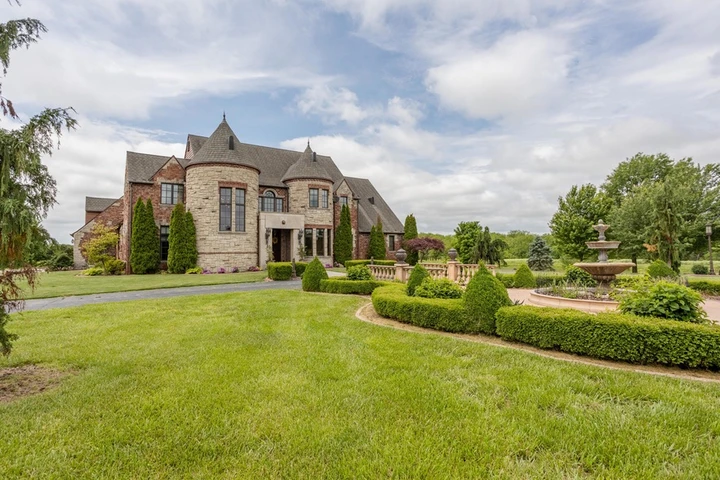 Nearby Listing Image