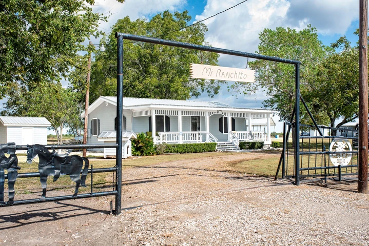 Nearby Listing Image