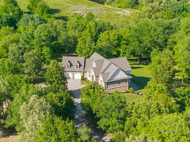 Nearby Listing Image