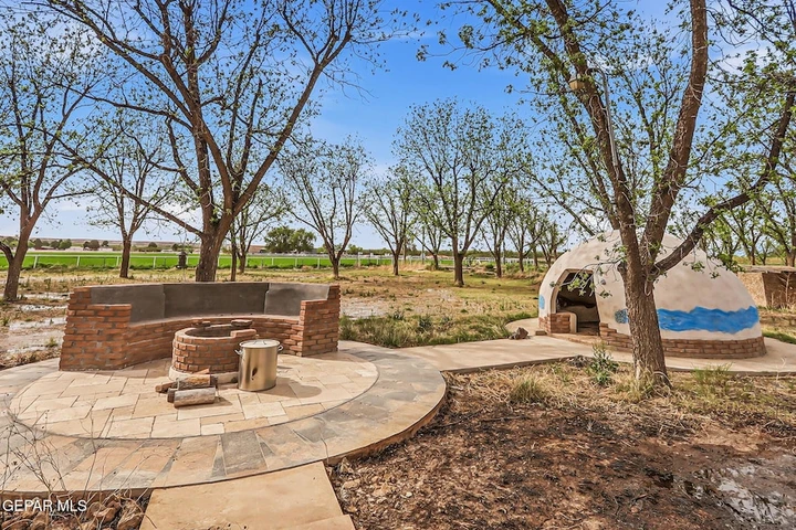 Nearby Listing Image