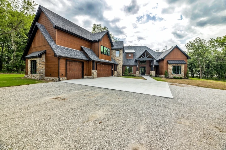 Nearby Listing Image