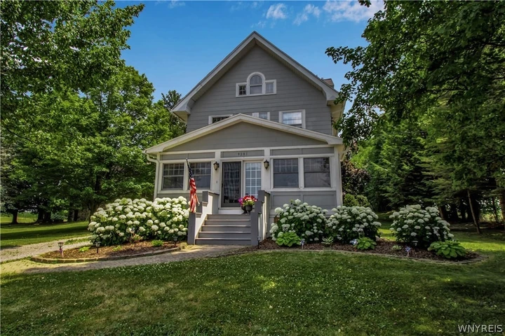 Nearby Listing Image