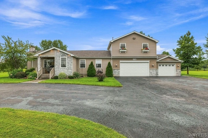 Nearby Listing Image
