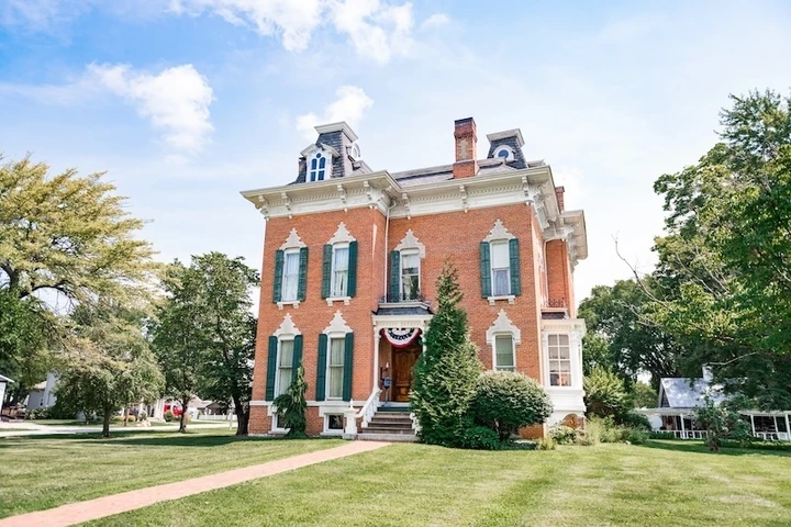 Main Listing Image