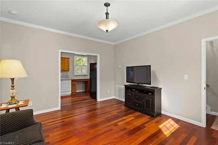 Main Listing Image