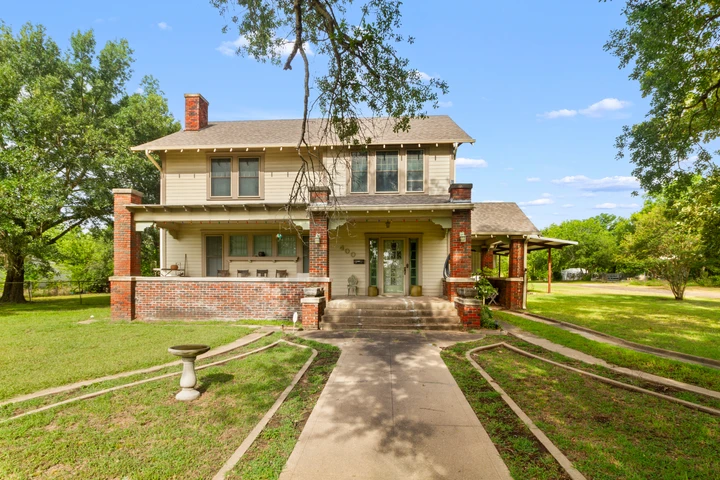 Main Listing Image