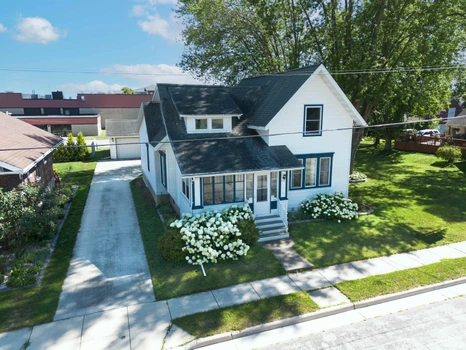 Main Listing Image