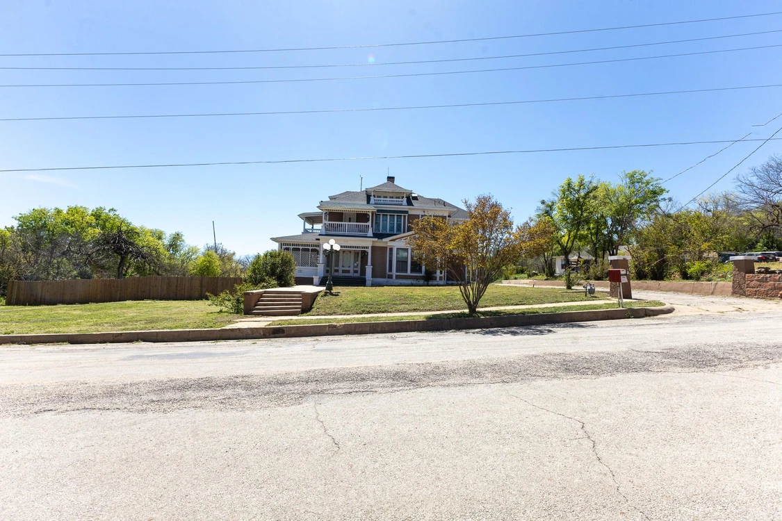 Main Listing Image