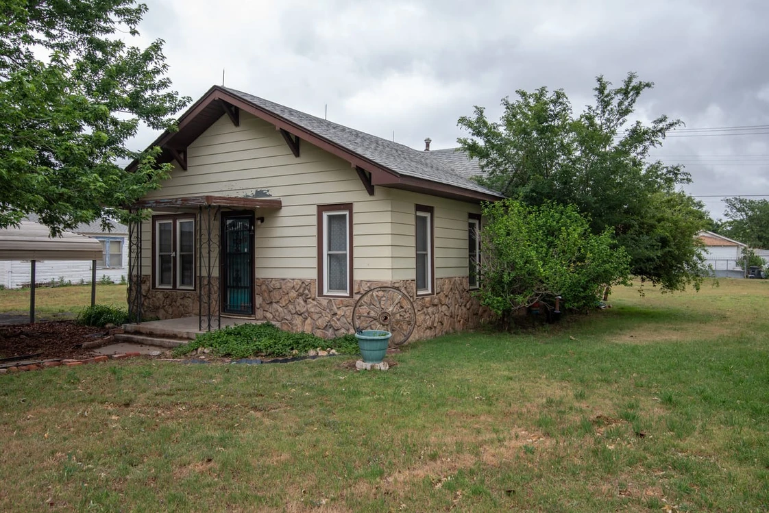 Main Listing Image